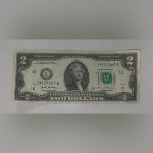 Two Dollar Bill Series 2017 A l Great condition!